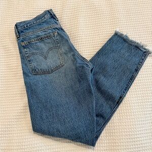 Distressed Levi’s Wedgie Jeans Size 25